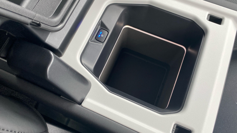 Land Rover Defender 3.0 D250 X-Dynamic SE 90 3dr Auto Diesel Estate